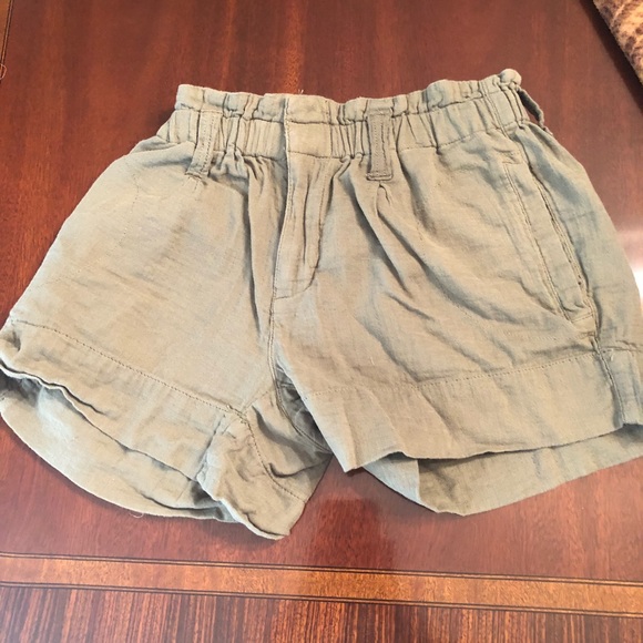 American Eagle Army Green Shorts, size 2 - Picture 1 of 2
